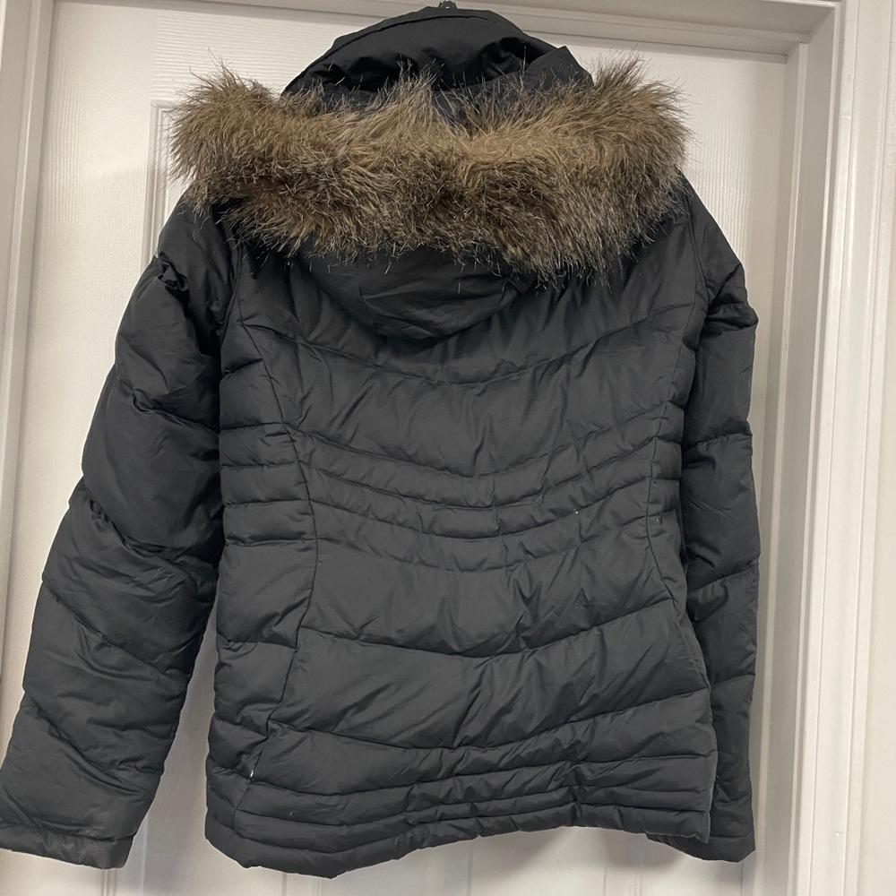 Columbia winter coat with fur hood. EUC